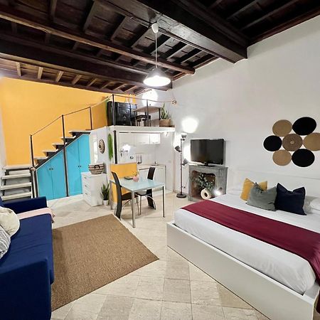 Апартаменты Charming Navona Duplex Рим Экстерьер фото